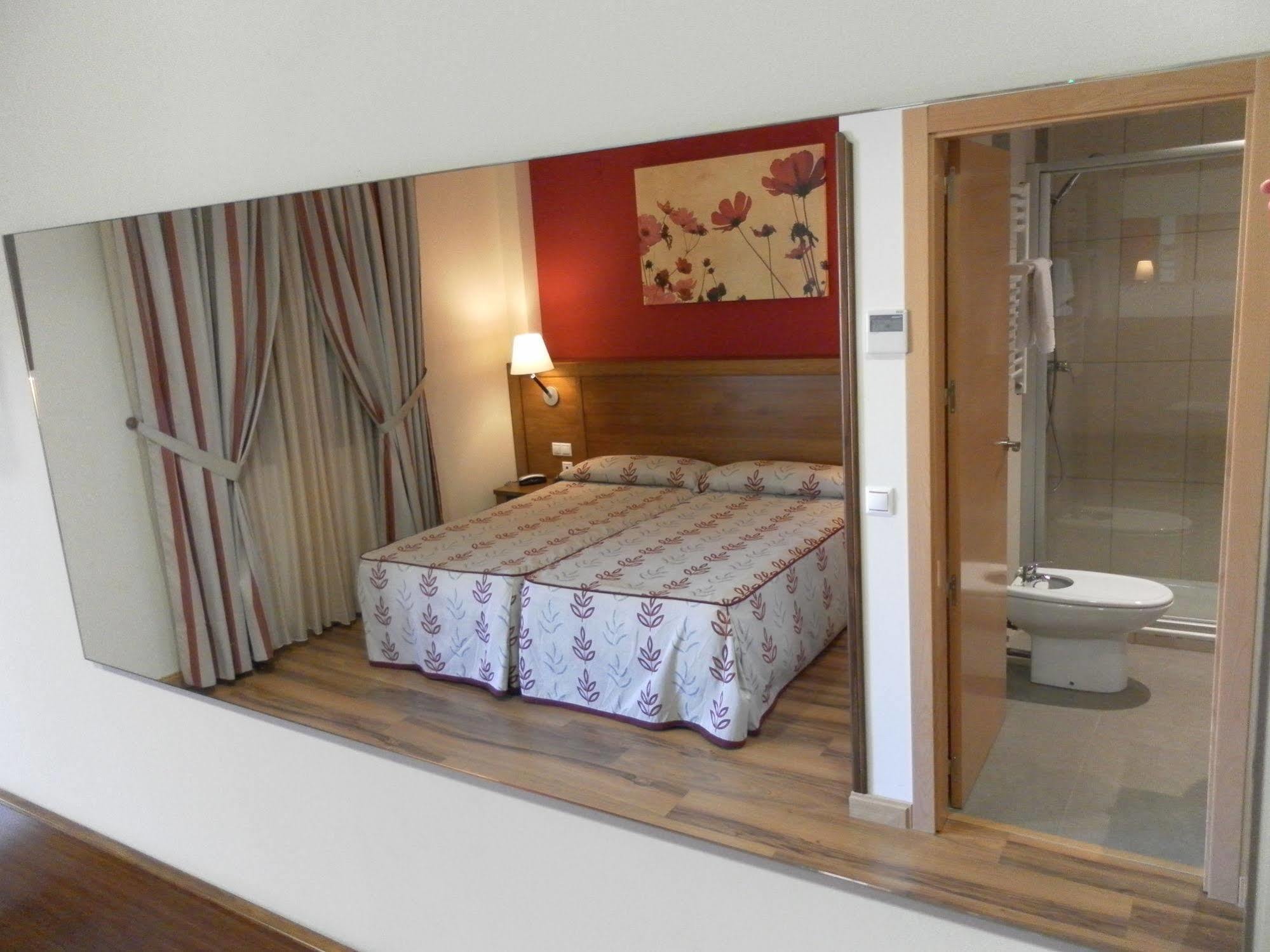 Hotel Milagros Rio Riaza Εξωτερικό φωτογραφία