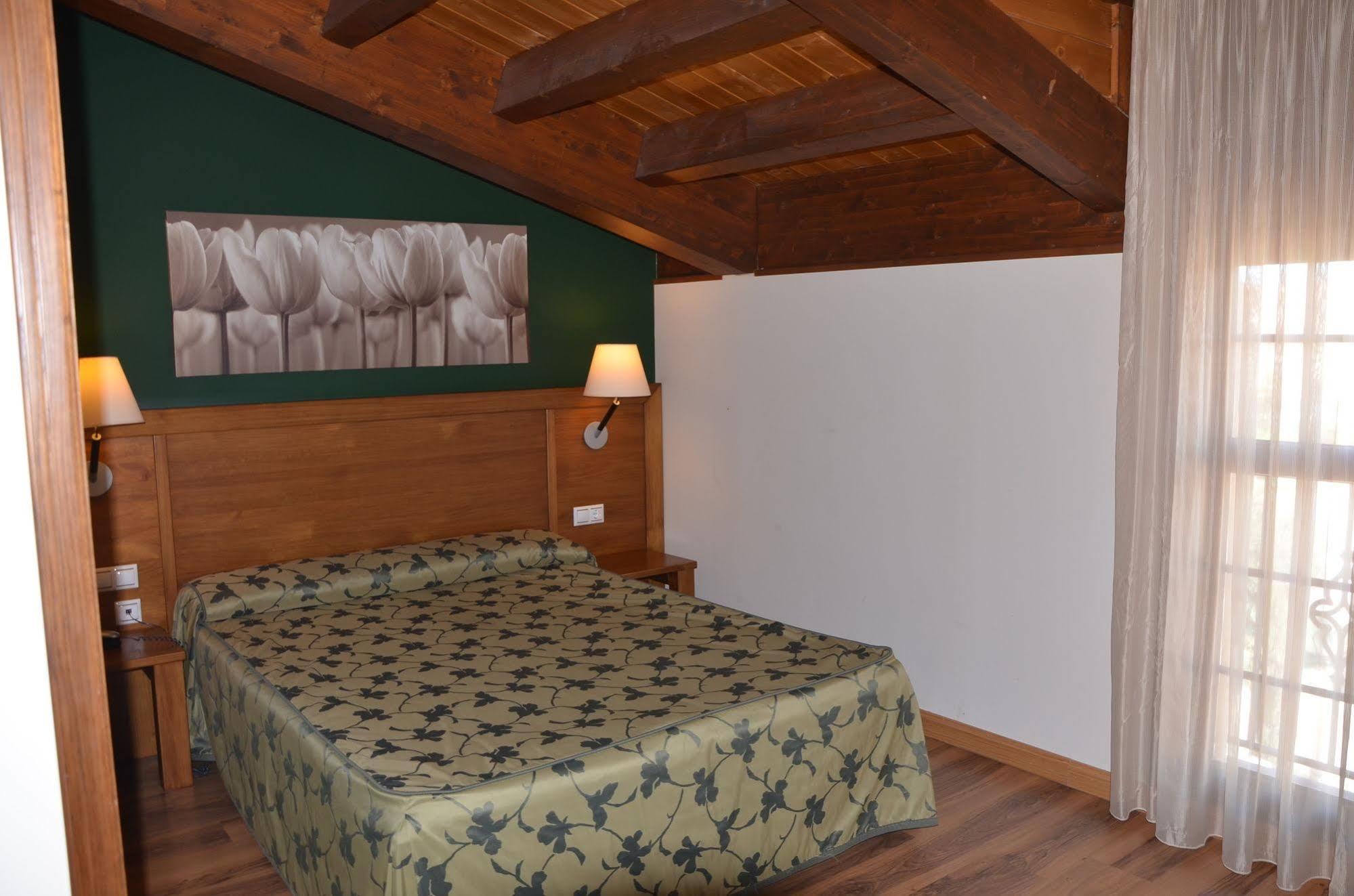 Hotel Milagros Rio Riaza Εξωτερικό φωτογραφία